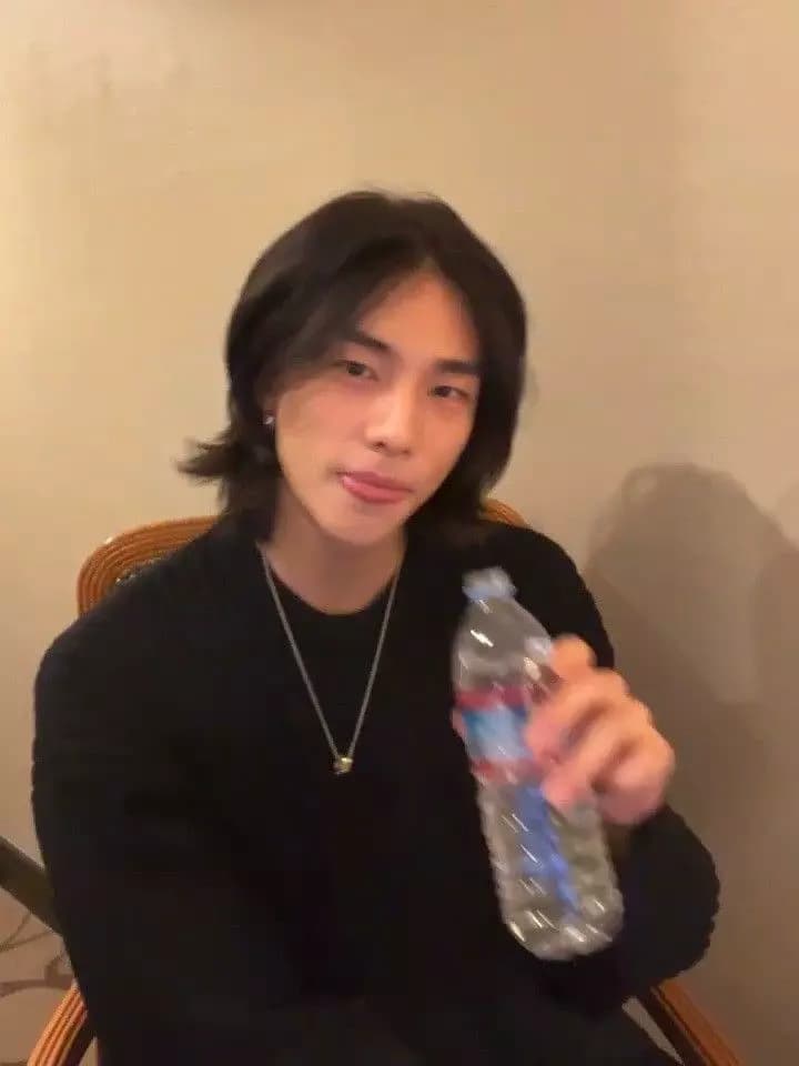 Hyunjin  thumbnail