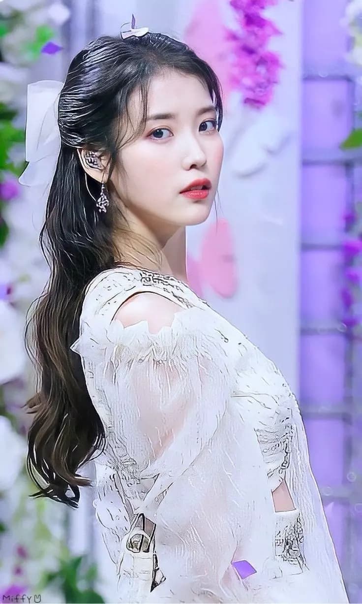 Lee ji-eun (iu) thumbnail