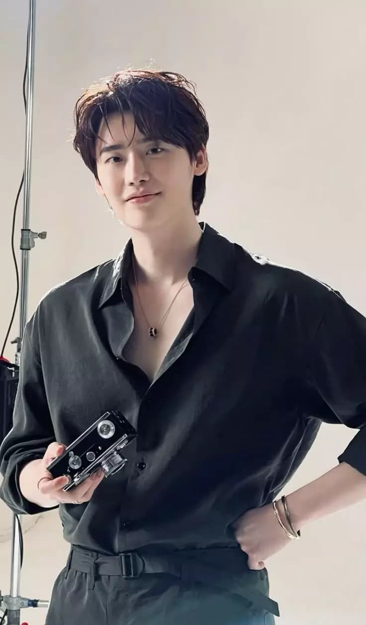 Lee jong suk thumbnail