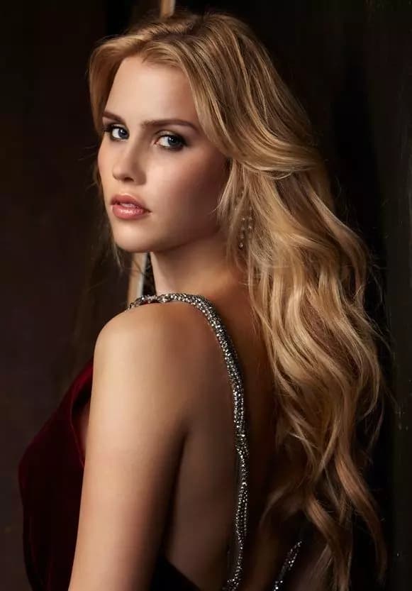 Rebekah Mikaelson •01 thumbnail