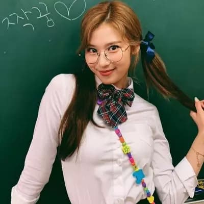 Minatozaki Sana thumbnail