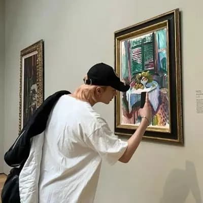 Hwang Hyunjin thumbnail