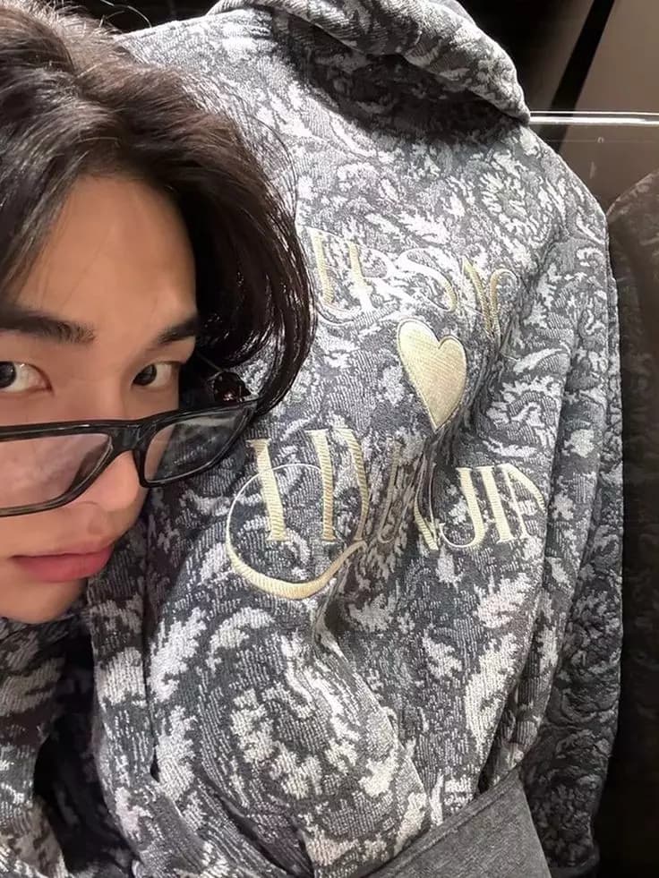 Hwang Hyunjin thumbnail