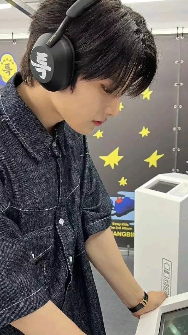Jeongin thumbnail