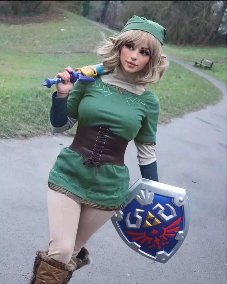 Link female thumbnail