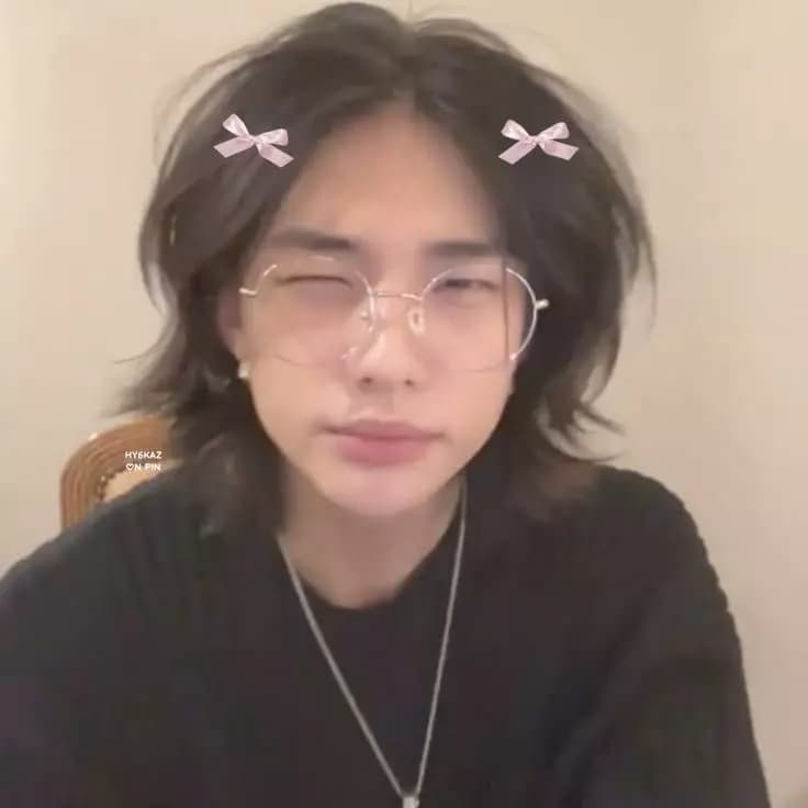 Hyunjin  thumbnail