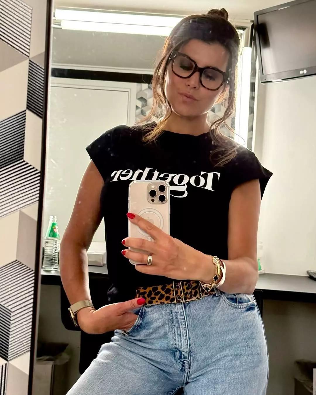 Karine Ferri  thumbnail