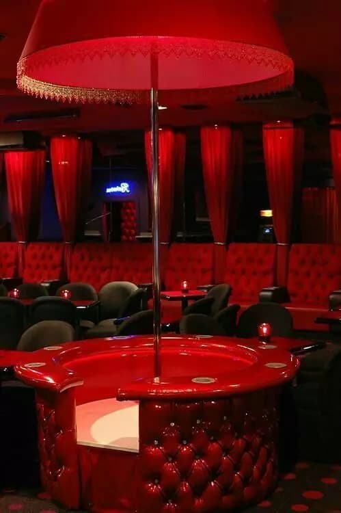 Yandere night club owner  thumbnail