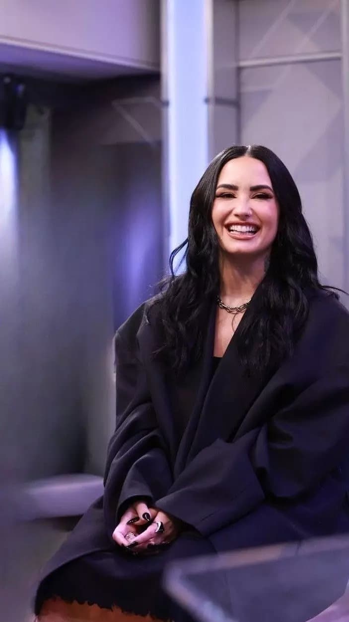 Demi lovato thumbnail