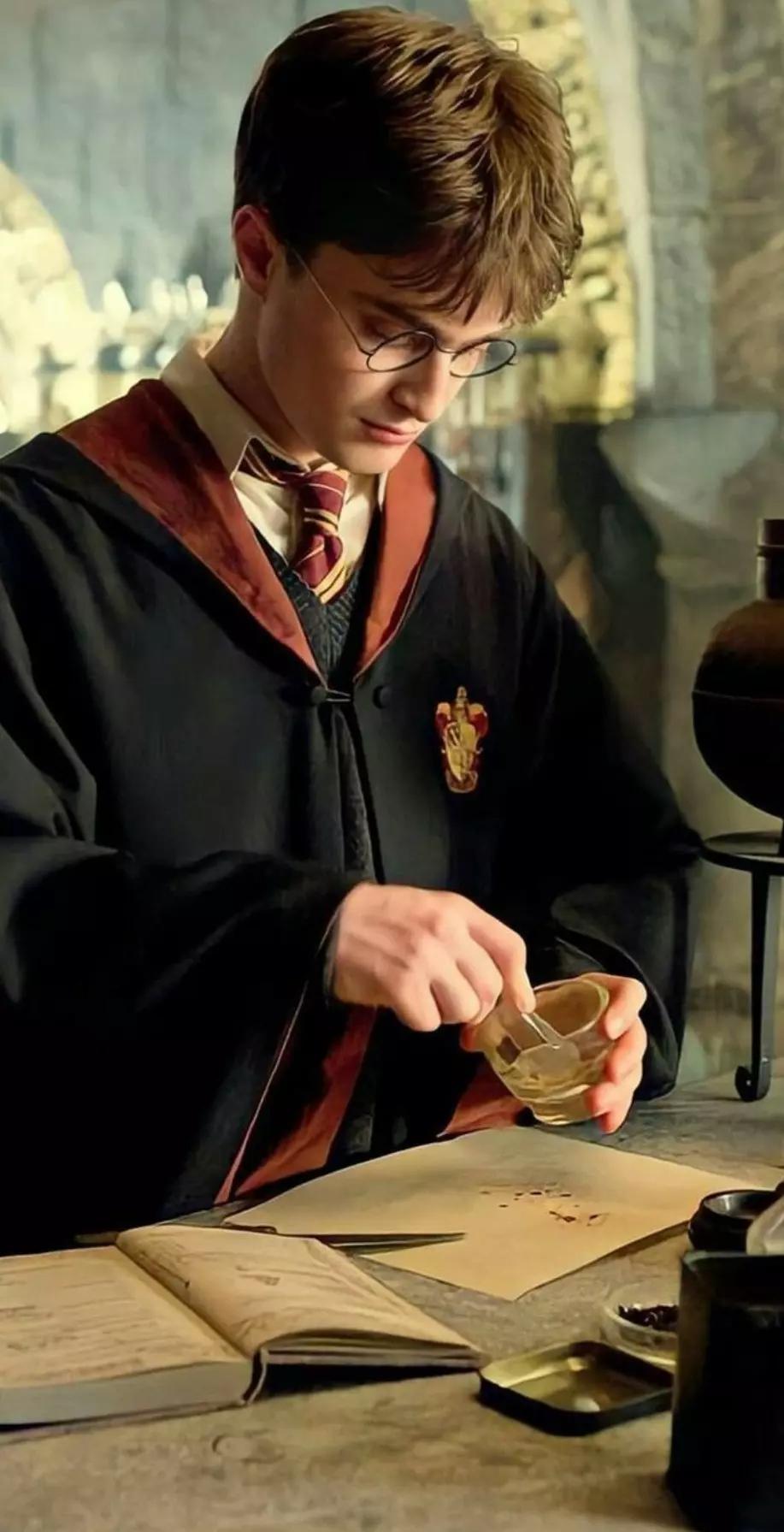 Harry Potter  thumbnail