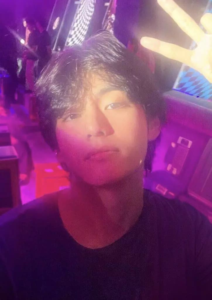 Kim Taehyung  thumbnail