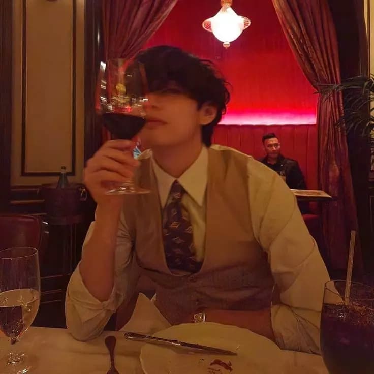 Kim Taehyung thumbnail