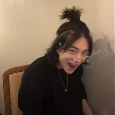 Hwang Hyunjin thumbnail