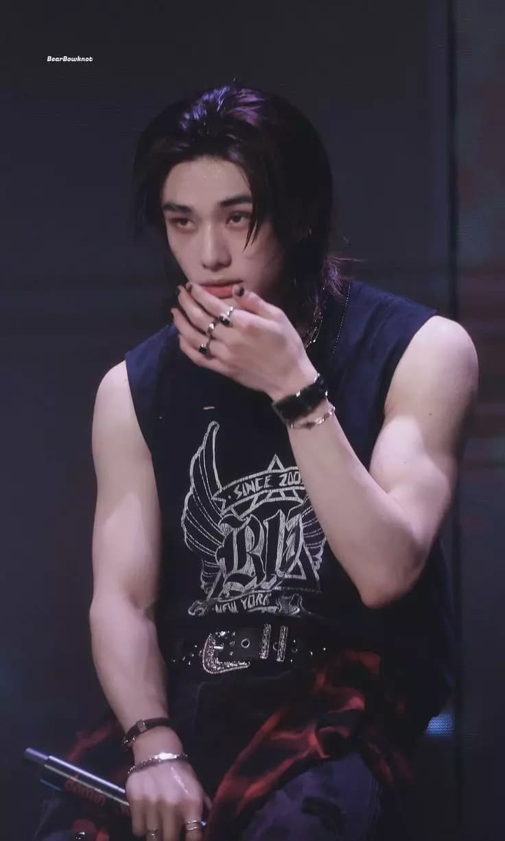Hwang Hyunjin thumbnail