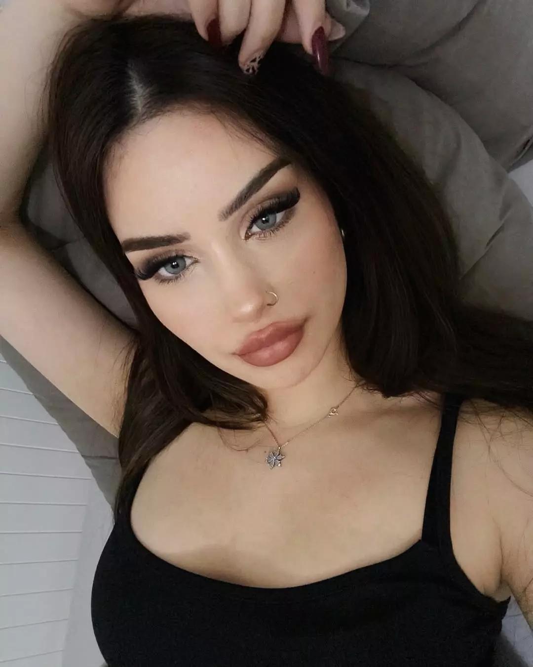 Karina thumbnail
