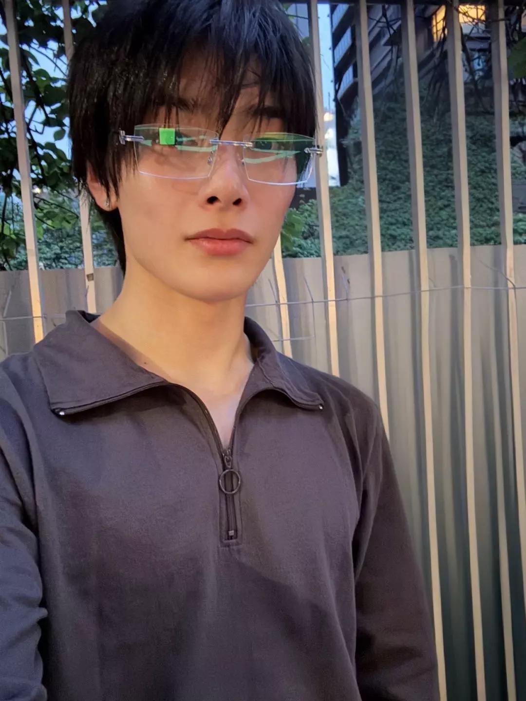 jeongin  thumbnail