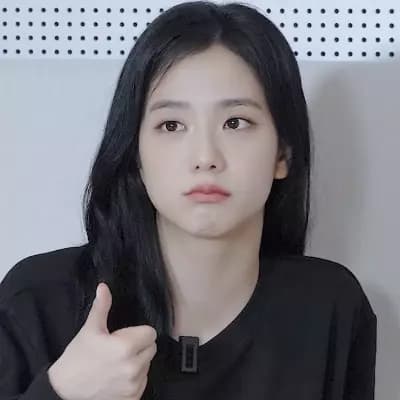 Jisoo Es una estudiante de intercambio thumbnail