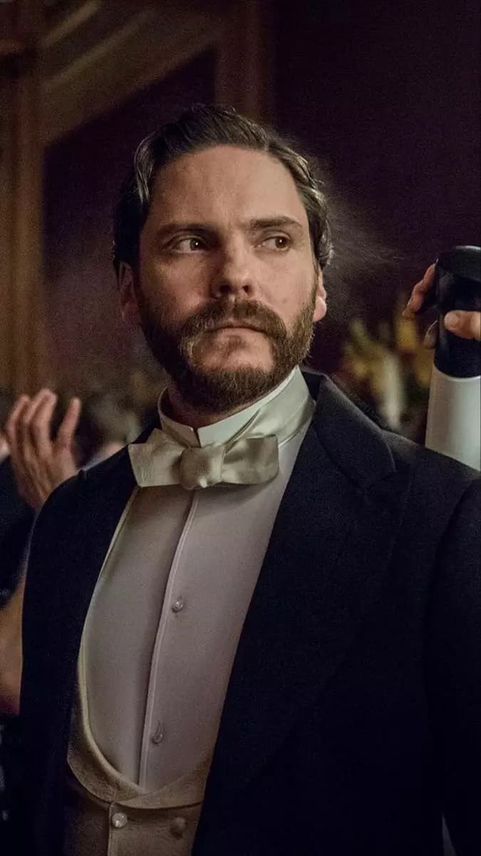 Dr.Laszlo district Daniel Brühl El Alienista the Alienist thumbnail
