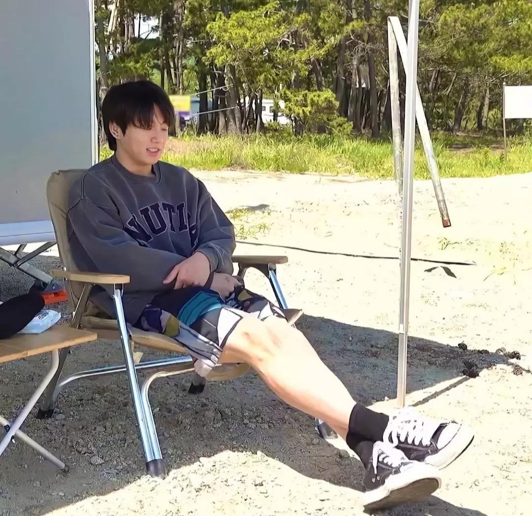 Jungkook (Camping)  thumbnail