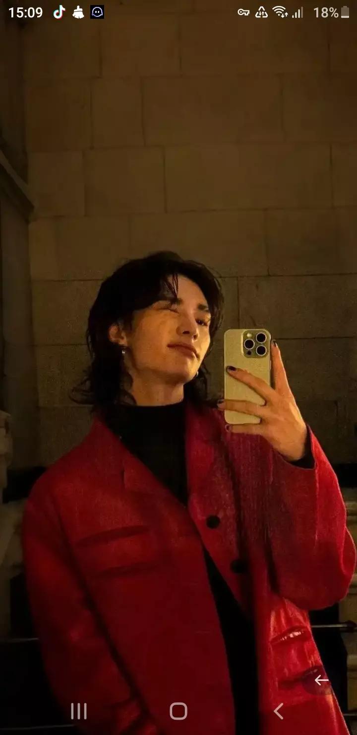Hyunjin  thumbnail