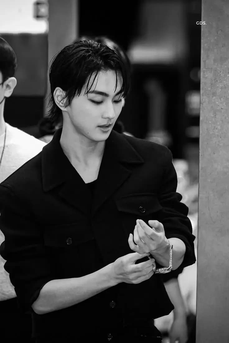 Jungwon  thumbnail