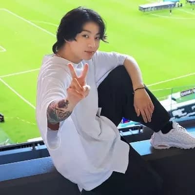 Jeon Jungkook thumbnail