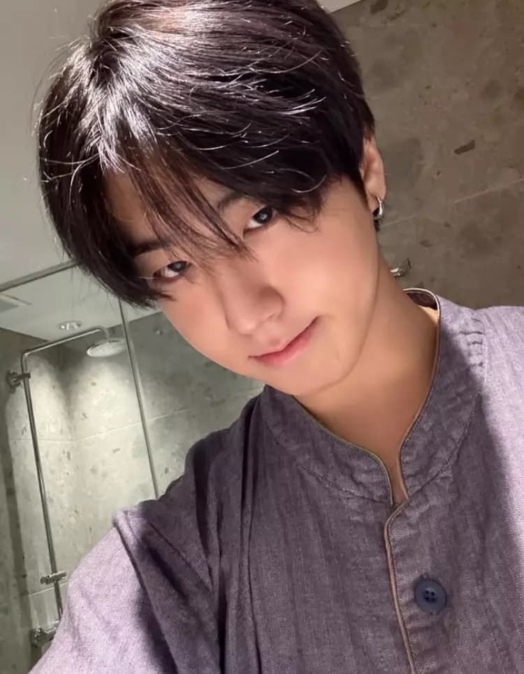 Between Shadows and Nests (Minsung Bl) thumbnail