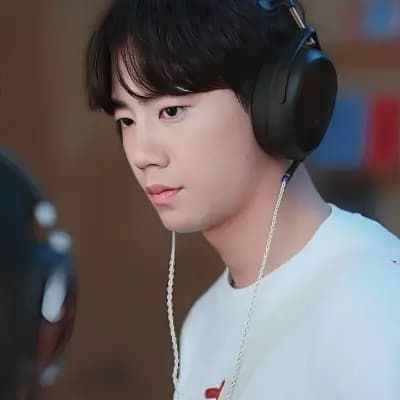 Hong Si-Jun thumbnail