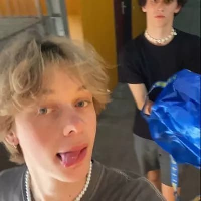 Alex thumbnail