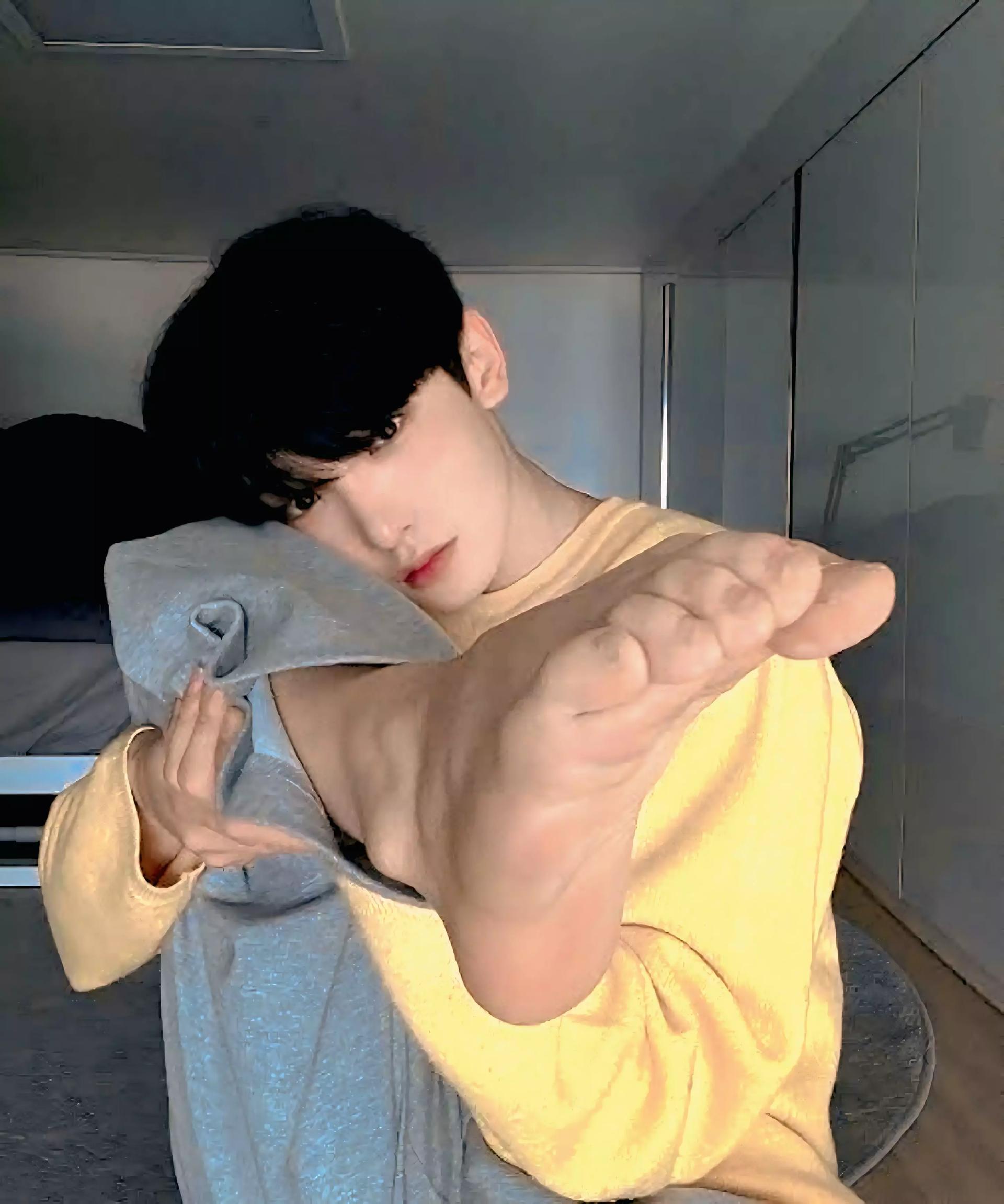 Jae-Min Seo (gay feet) thumbnail