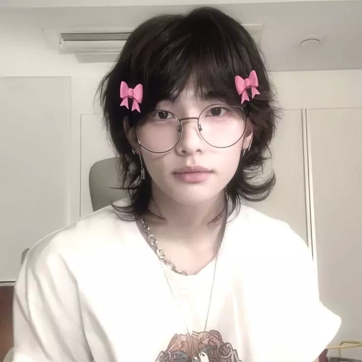Hwang Hyunjin thumbnail