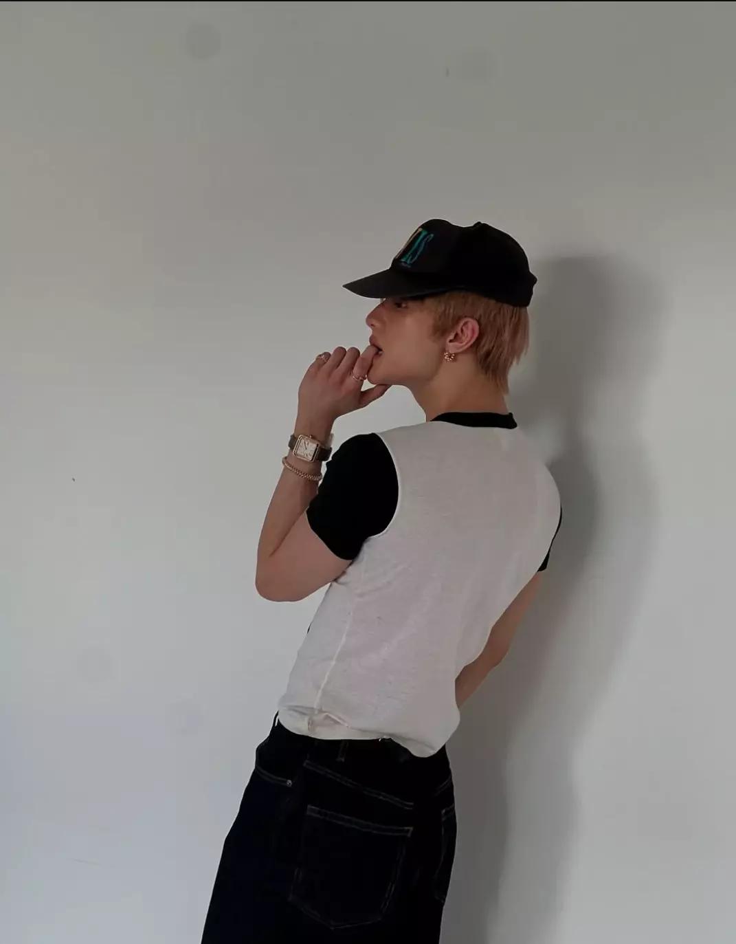 Hwang Hyunjin thumbnail