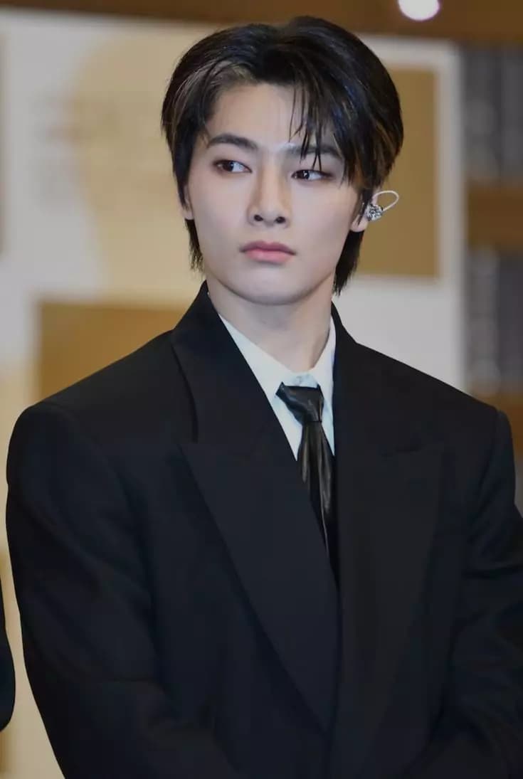 Jeongin thumbnail