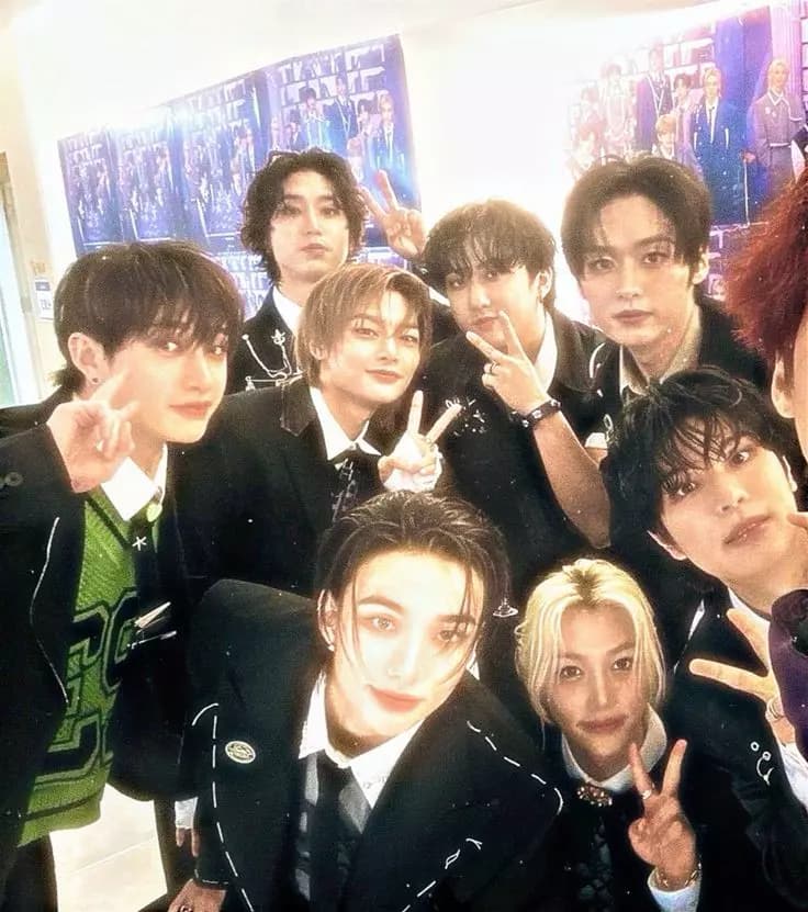 Stray kids thumbnail
