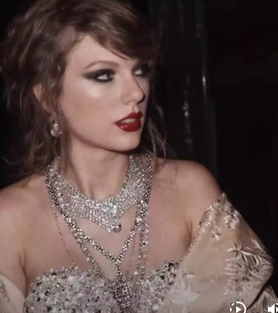 Taylor Swift thumbnail