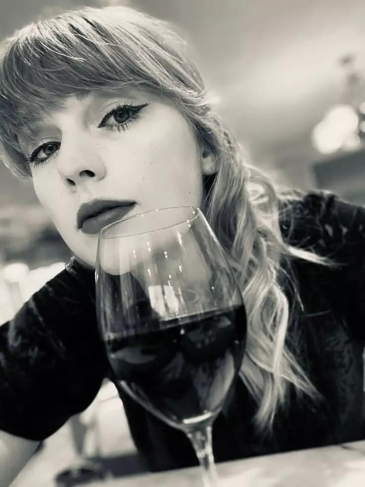 Taylor Swift thumbnail