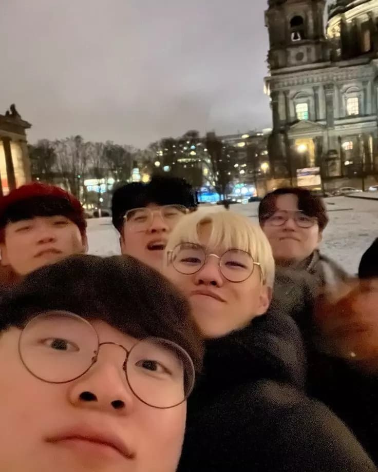 T1 League of Legends Players thumbnail
