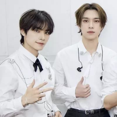 Hendery and Xiaojun thumbnail