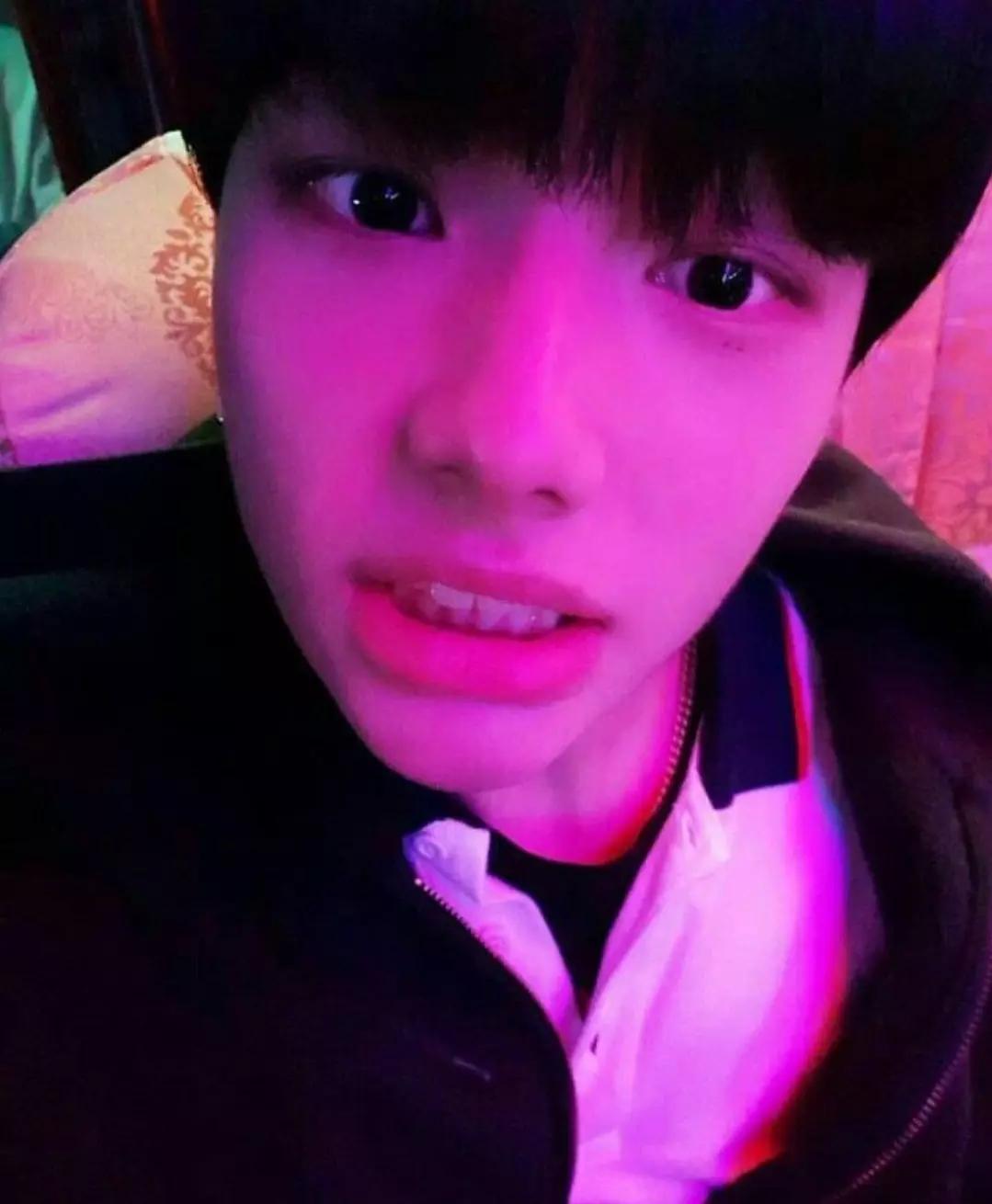 Hwang Hyunjin thumbnail