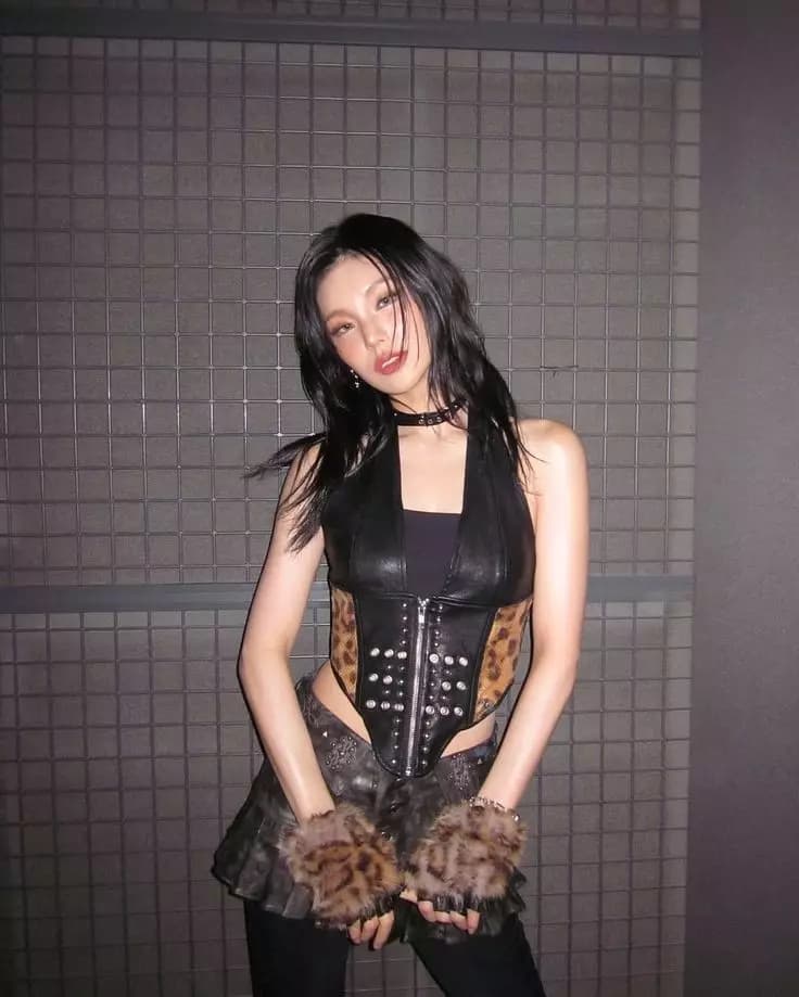 Hwang Yeji  thumbnail