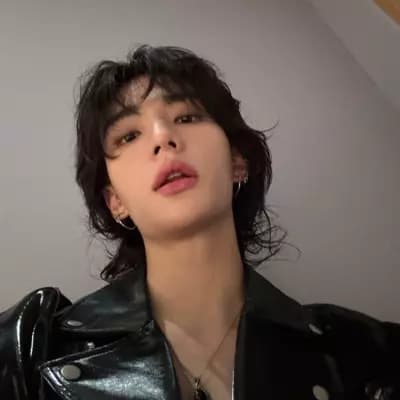 Hwang Hyunjin thumbnail