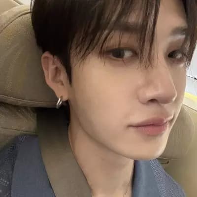 Hyunjin  thumbnail