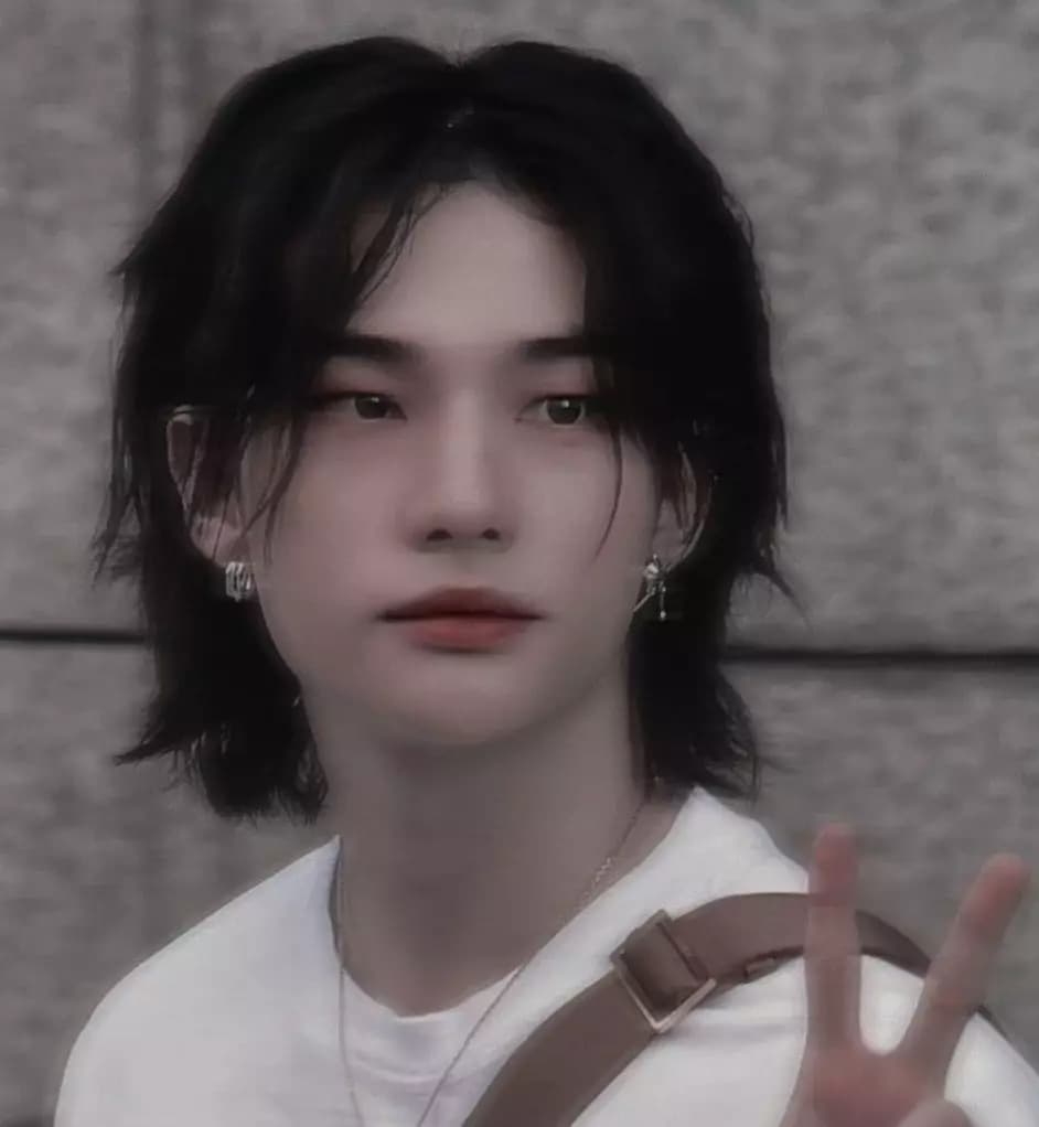 Hyunjin  thumbnail