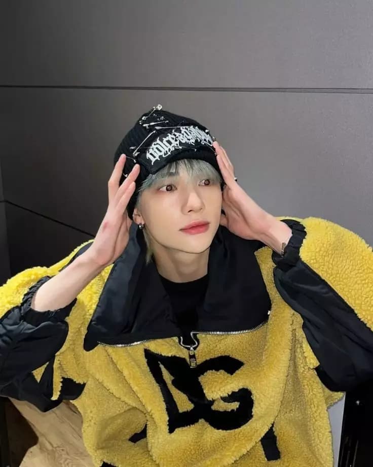 Hyunjin  thumbnail