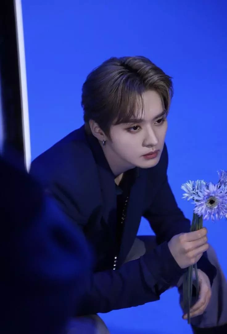 Lee Minho/ Lee know 🖤🥀 thumbnail