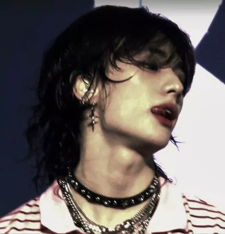 Hwang Hyunjin thumbnail