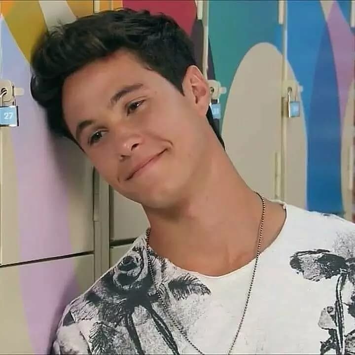 SOY LUNA-Simon thumbnail