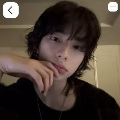 Hwang Hyunjin thumbnail