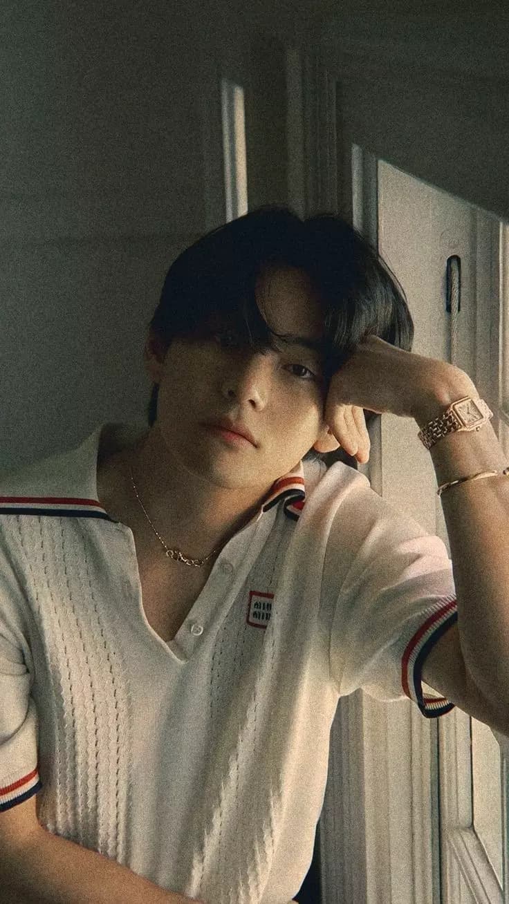 Kim Taehyung thumbnail