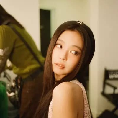 Jennie thumbnail